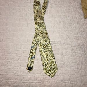 Beautiful Ermenegildo Zegna tie.